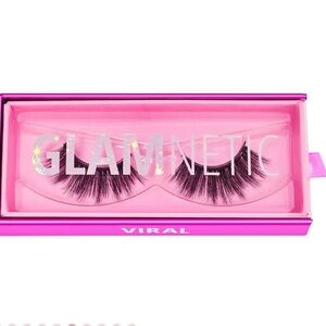 GLAMNETIC
VIRAL
Long Wispy (15mm)